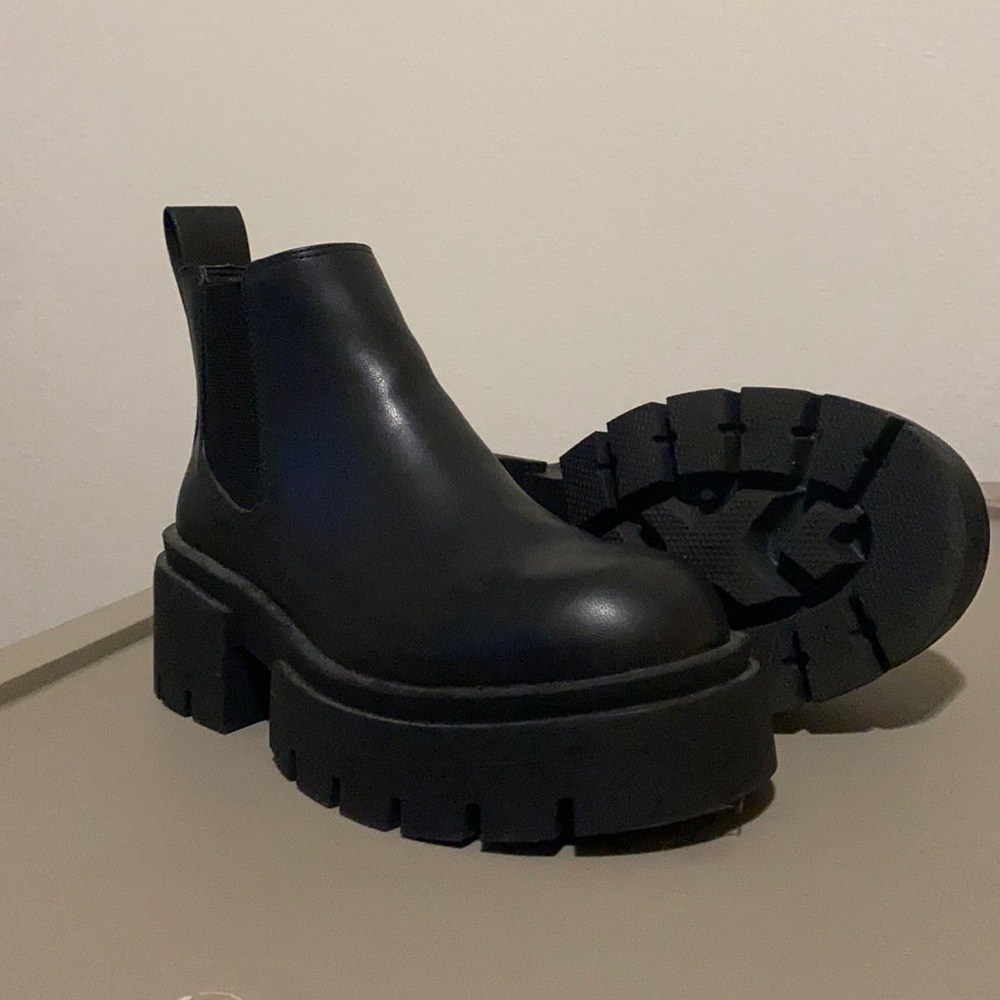 Black Boots